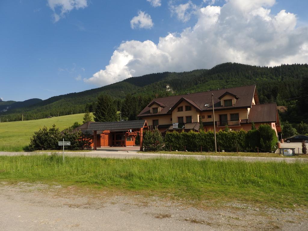 Penzion Montana Terchova Exterior photo