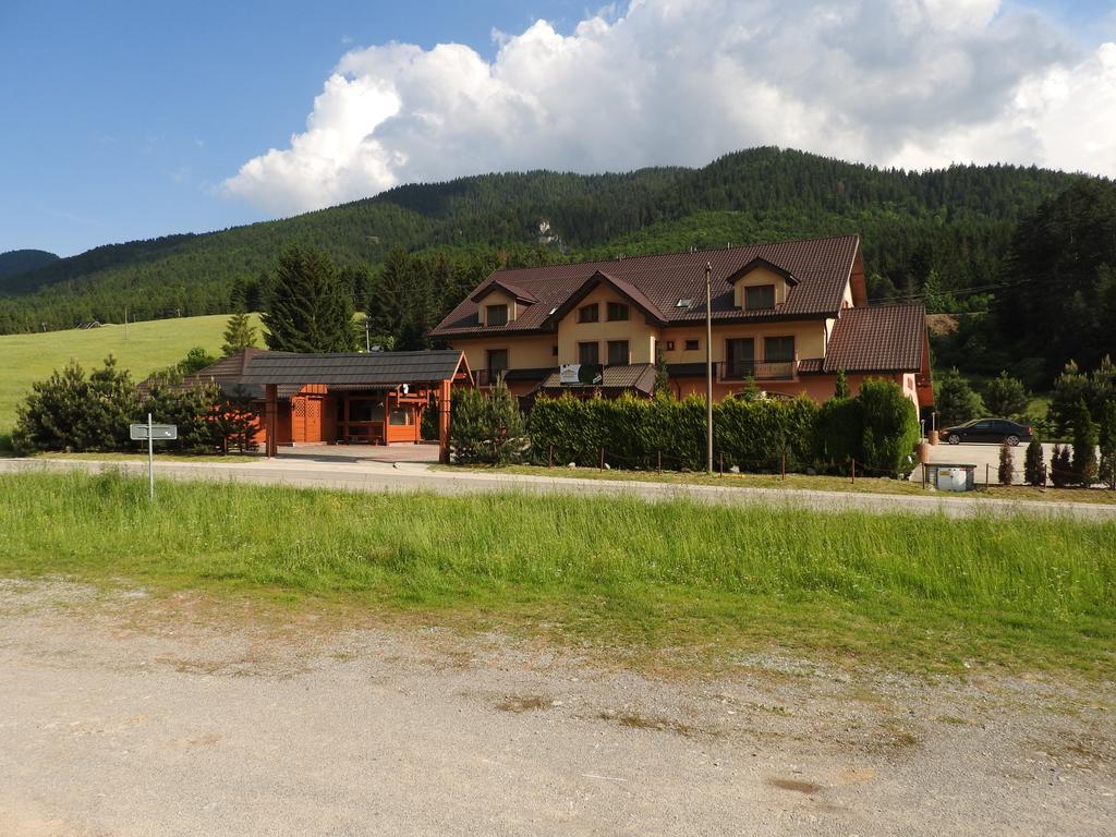 Penzion Montana Terchova Exterior photo